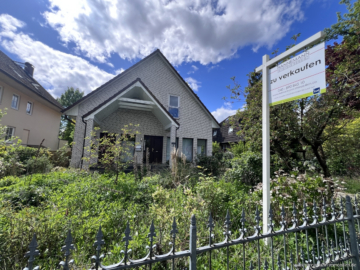 Zweifamilienhaus ideal für zwei Generationen in Meiendorf, 22145 Hamburg, Zweifamilienhaus