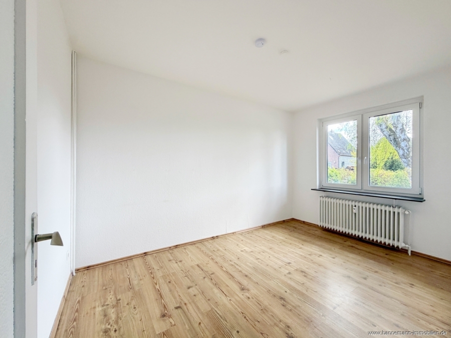 Schlafzimmer re. EG